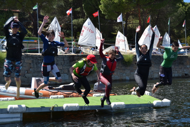 COPA DE ESPAÑA DE AGUAS INTERIORES DE OPTIMIST. JAVIER L. MAITANE, J. Y OSCAR L. SUBEN AL PODIUM